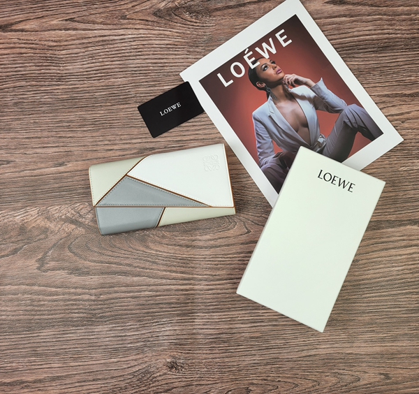 超激安ブランド財布偽物着用イメージ